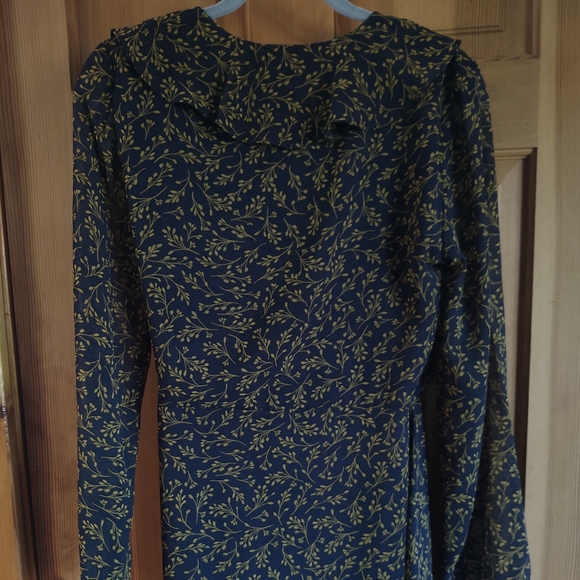 Piper and Scoot wrap dress - Picture 3 of 5